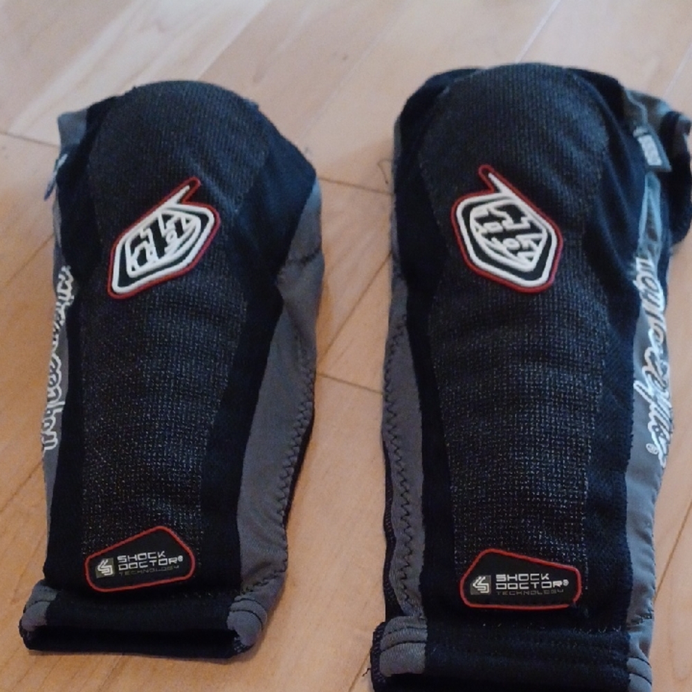 Troy Lee Designs Black and Gray Elbow Guards